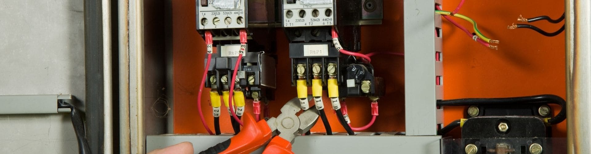 Ev ve İş Yerleriniz İçin Profesyonel Elektrikçi Hizmetlerinin Önemi